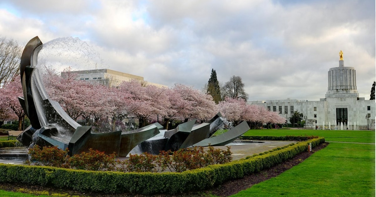 Explore the Best 10 Year-Round Activities in Salem, Oregon Explore the Best 10 Year-Round Activities in Salem, Oregon